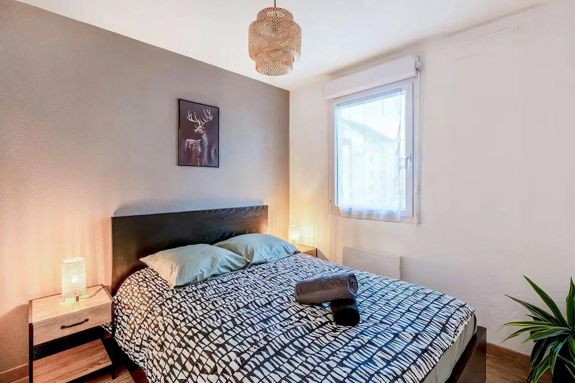 Superbe - Parking Gratuit - 4 Personnes Appartement Chambéry