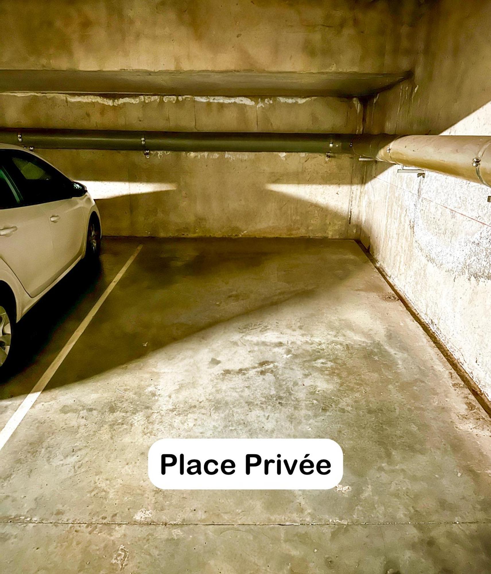 Superbe - Parking Gratuit - 4 Personnes Appartement *