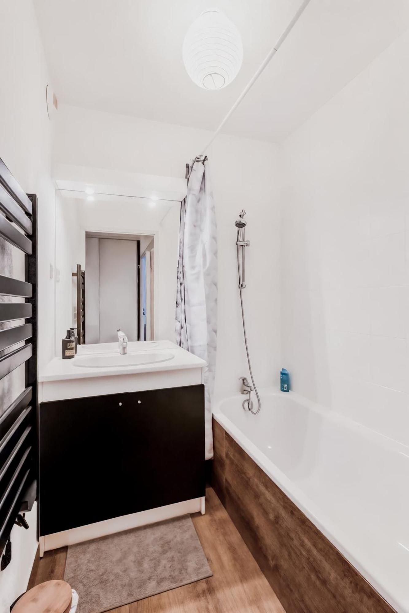 Superbe - Parking Gratuit - 4 Personnes Appartement